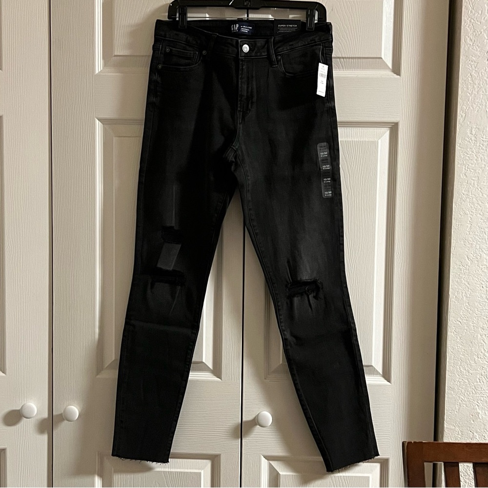 NWT Gap Mid Rise Destructed Universal Legging with Wellwash, size 10/30 X-Long